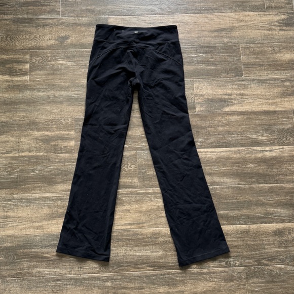 Lululemon high waisted yoga pants 8